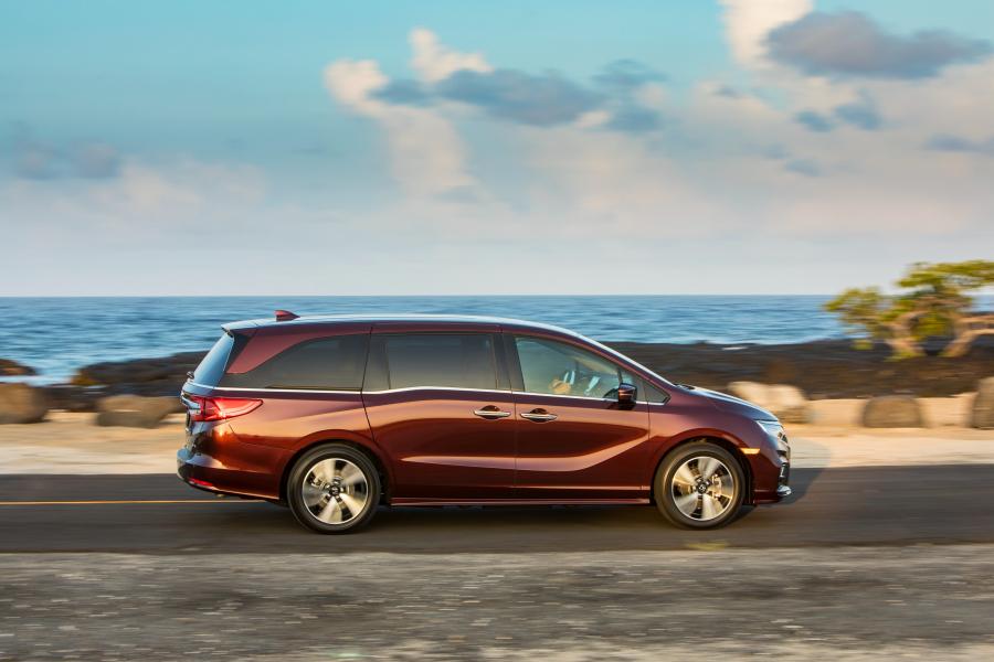  Honda Odyssey 2017 года  (фото 9 из 160)